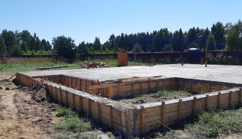 Строительство ленточного фундамента с плитой перекрытия по адресу: Рыбинский район к/п "Коприно"