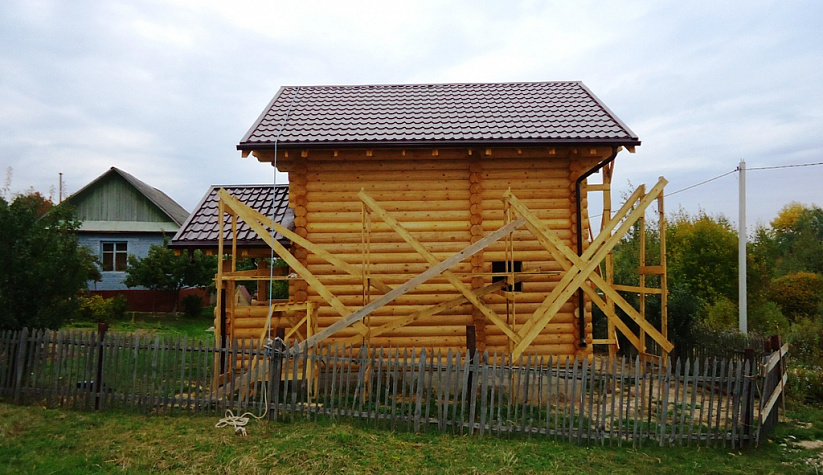 Баня из оцилиндрованного бревна в деревне Малое Судислово, городской округ Шаховская